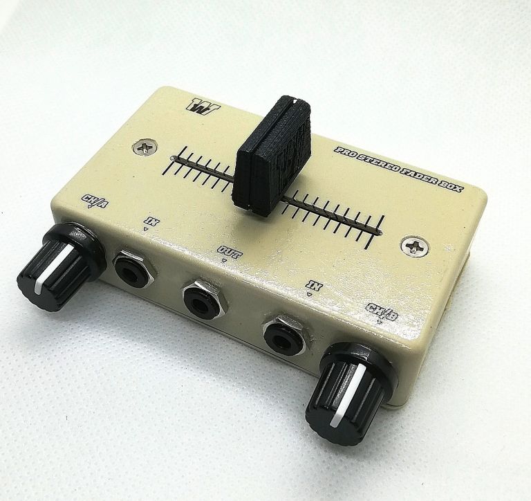 Pro stereo fader box